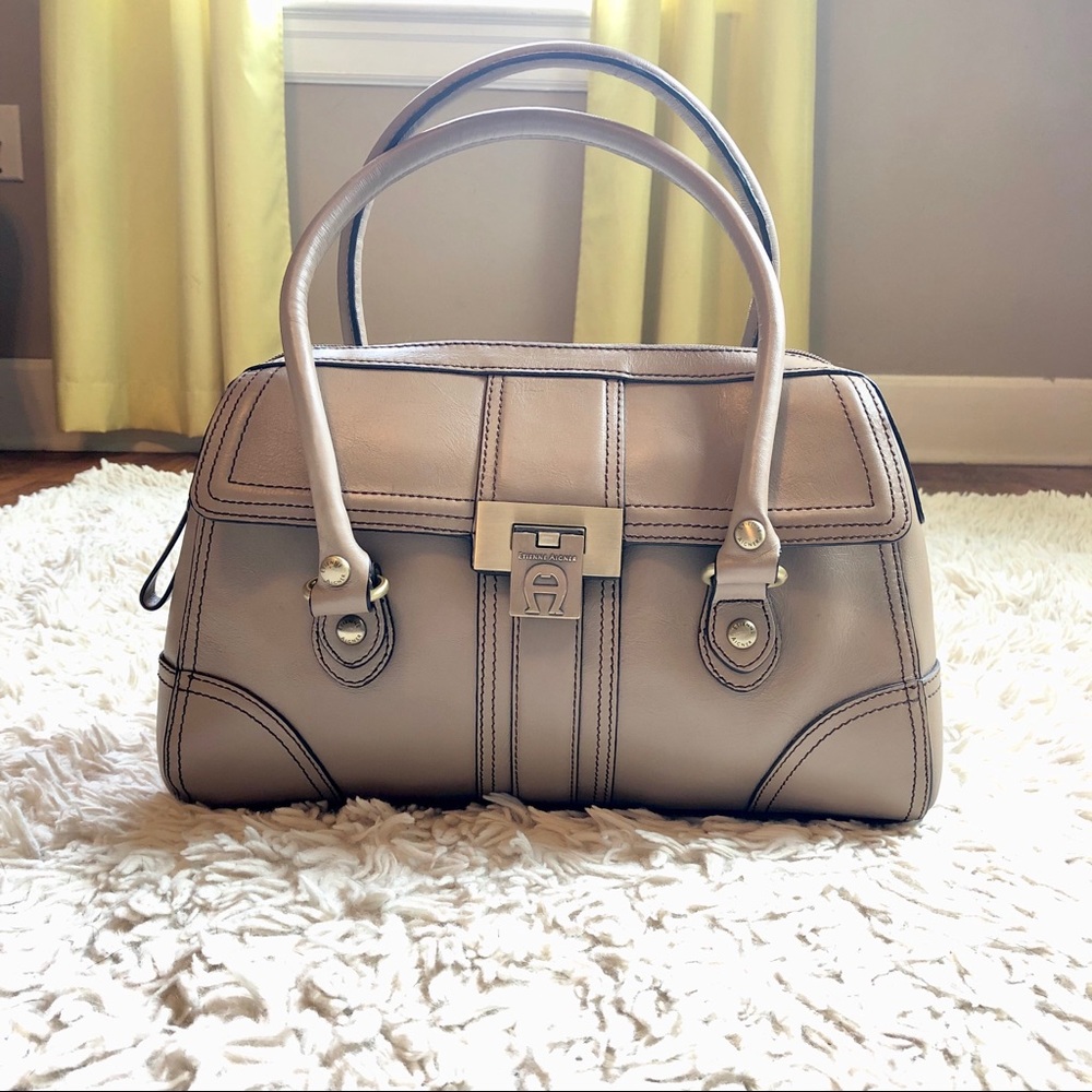 Etienne Aigner ~  Leather Handbag - Picture 2 of 8